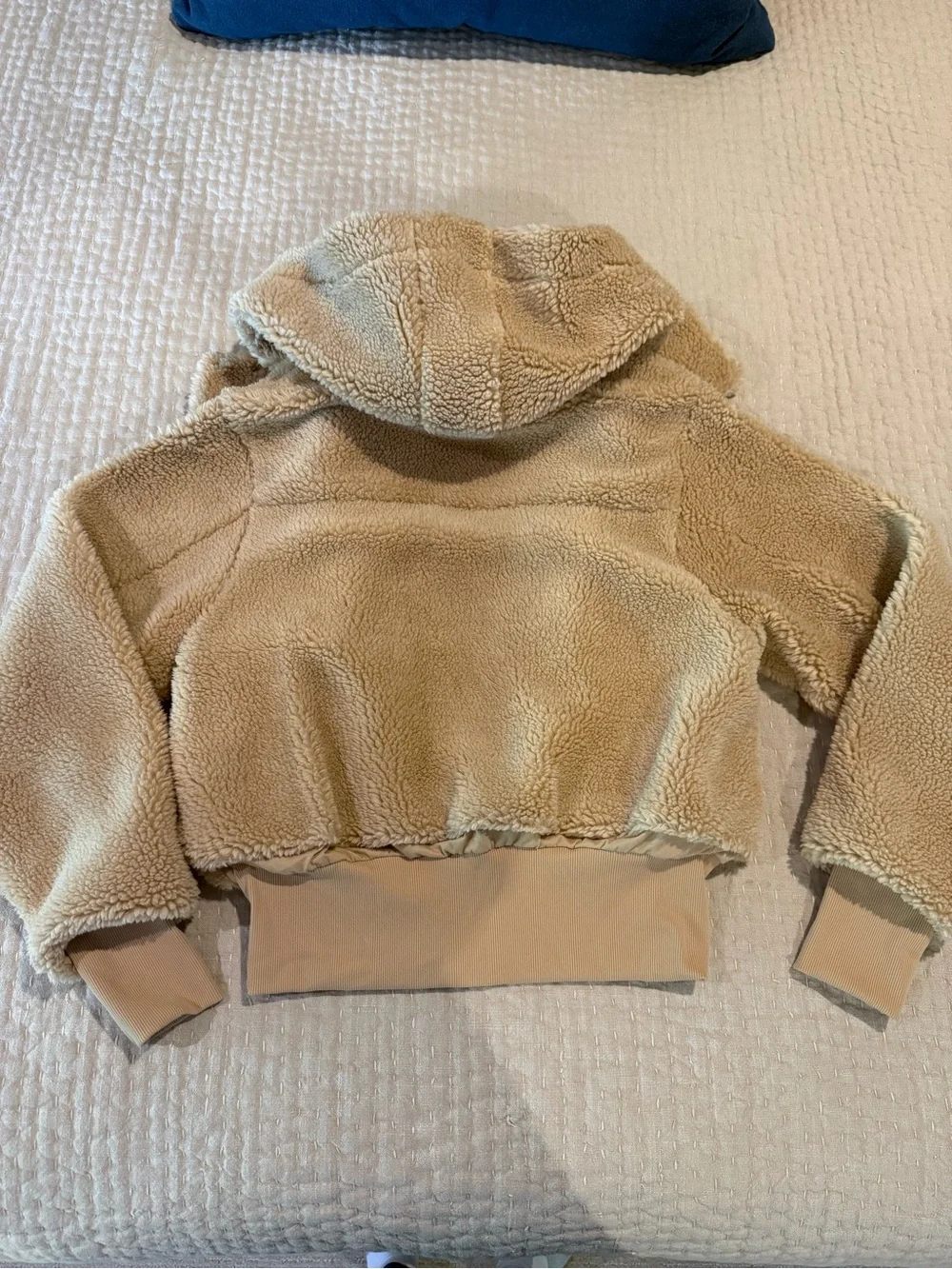 ALO Foxy Sherpa Jacket- Beige